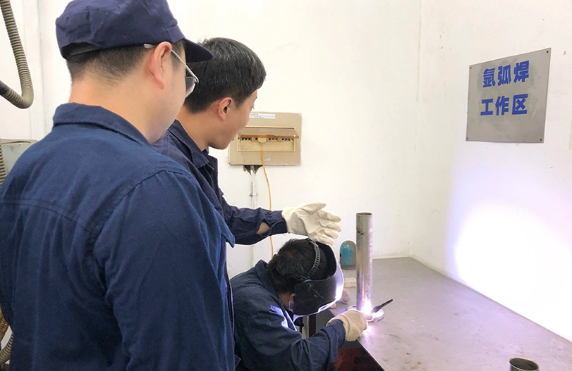 【师带徒活动】&ldquo;师带徒促成长 凝聚企业正能量&rdquo;系列报道之爱游戏体育六厂&ldquo;师带徒&rdquo;活动