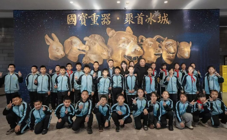 爱游戏体育公益联合保利文化传播共启三精蓝瓶&ldquo;幸福1+1&rdquo;儿童守护计划